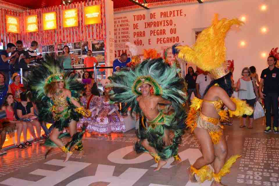 Agremiações de Carnaval: caboclinho de pernambuco